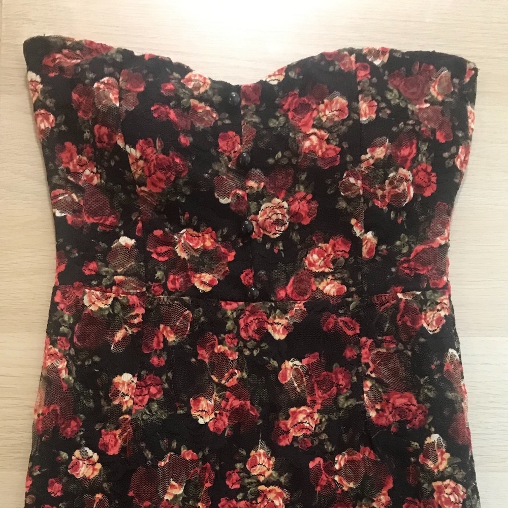 2B Bebe Red/Black Lace Dress
